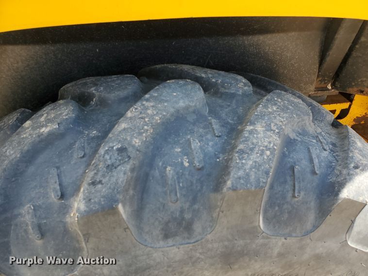 image for item KY9192 1992 John Deere 310D  backhoe