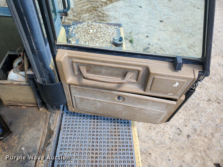 image for item KY9193 1987 Caterpillar Challenger 65  track tractor