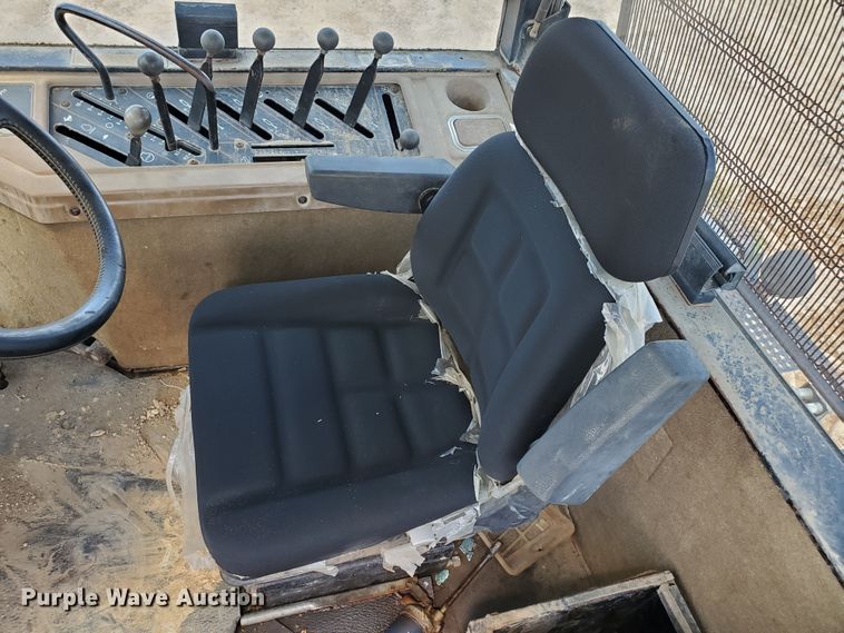 image for item KY9193 1987 Caterpillar Challenger 65  track tractor