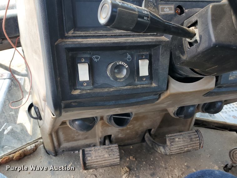 image for item KY9193 1987 Caterpillar Challenger 65  track tractor