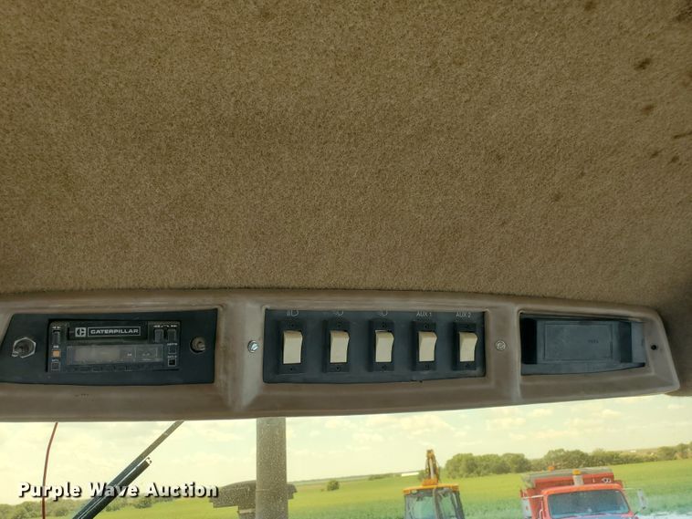 image for item KY9193 1987 Caterpillar Challenger 65  track tractor