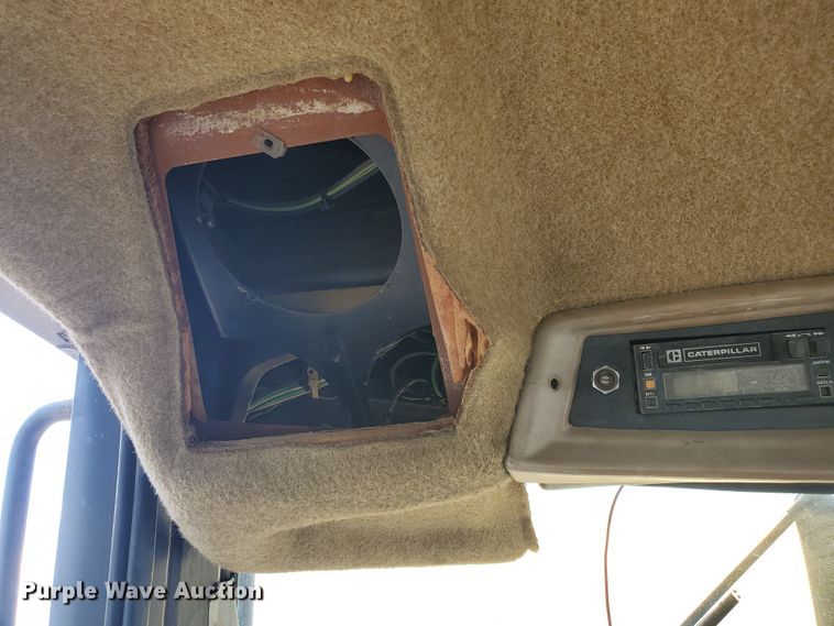 image for item KY9193 1987 Caterpillar Challenger 65  track tractor