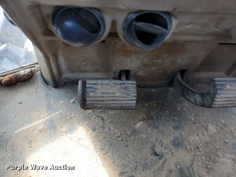 image for item KY9193 1987 Caterpillar Challenger 65  track tractor