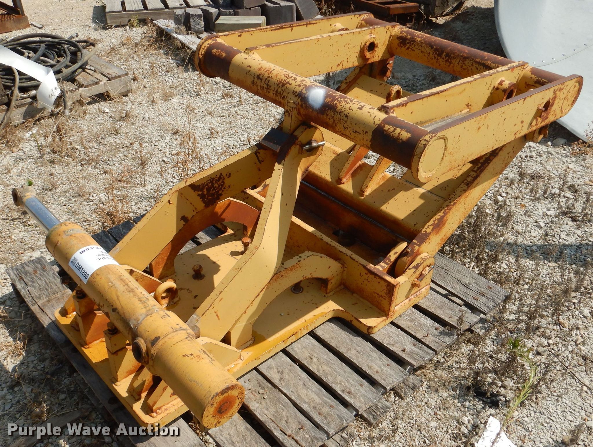 Balderson BL012 front mounted motor grader lift group in Westmoreland