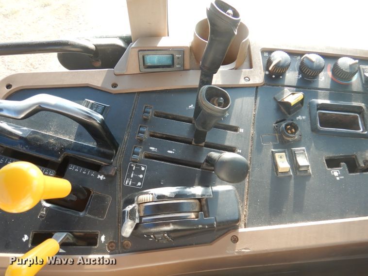 image for item DA5342 1998 John Deere 7710  MFWD tractor