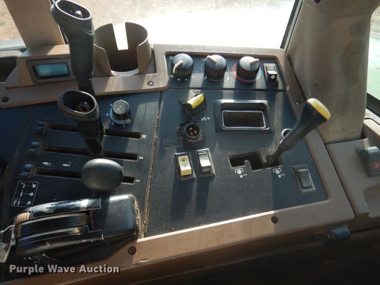 image for item DA5342 1998 John Deere 7710  MFWD tractor