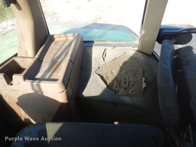 image for item DA5342 1998 John Deere 7710  MFWD tractor