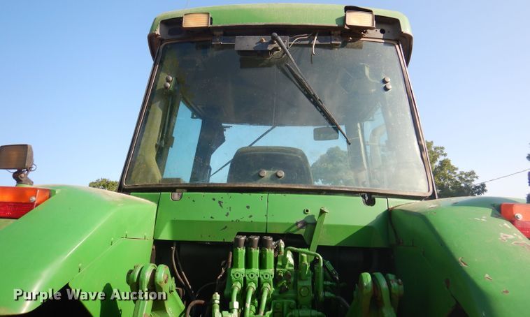 image for item DA5342 1998 John Deere 7710  MFWD tractor
