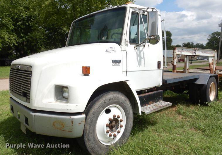 image for item DG0841 2002 Freightliner FL60  flatbed truck