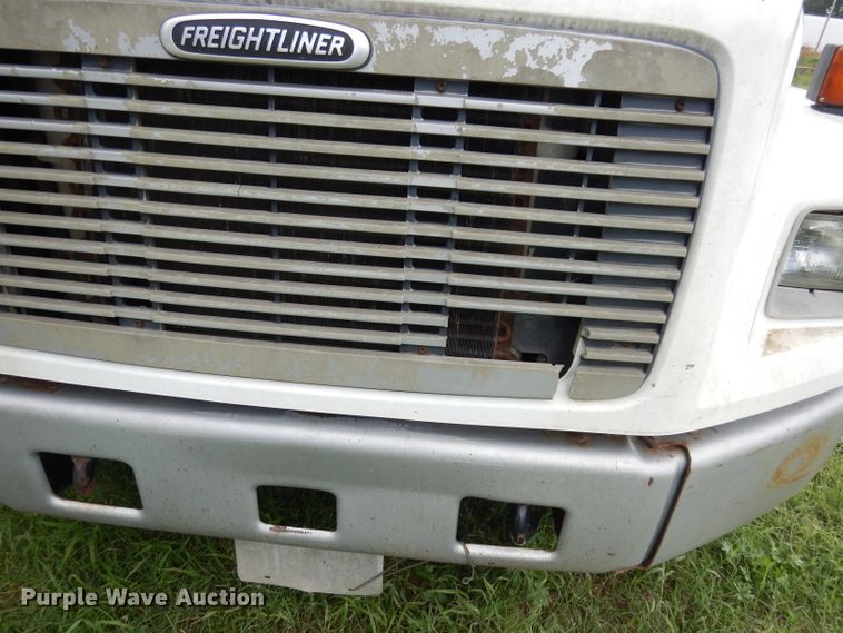 image for item DG0841 2002 Freightliner FL60  flatbed truck