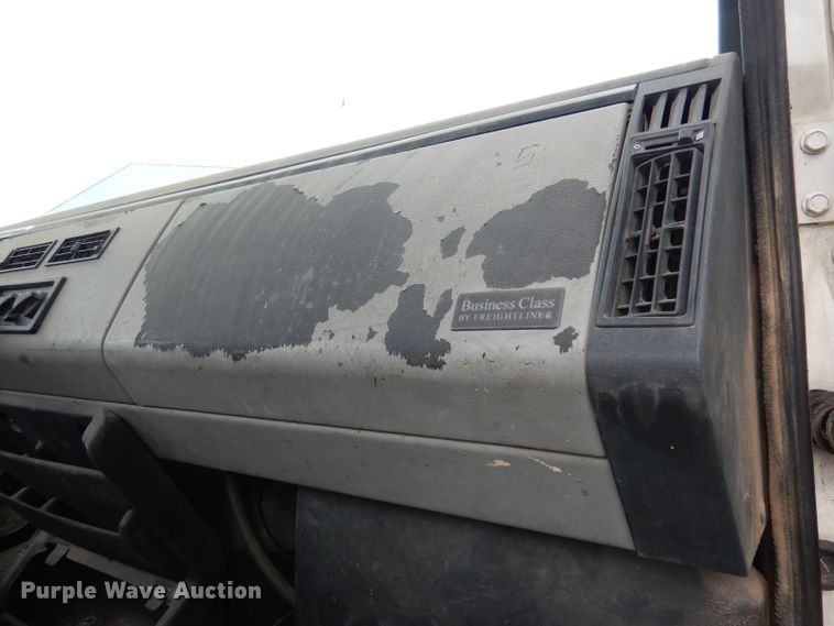 image for item DG0841 2002 Freightliner FL60  flatbed truck