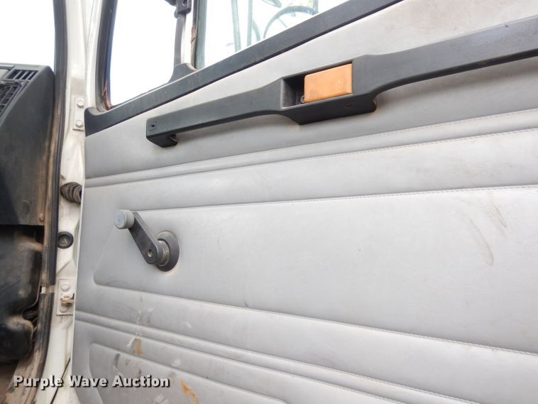 image for item DG0841 2002 Freightliner FL60  flatbed truck