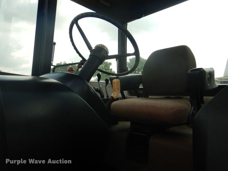 image for item DH7273 1974 John Deere 4430  tractor