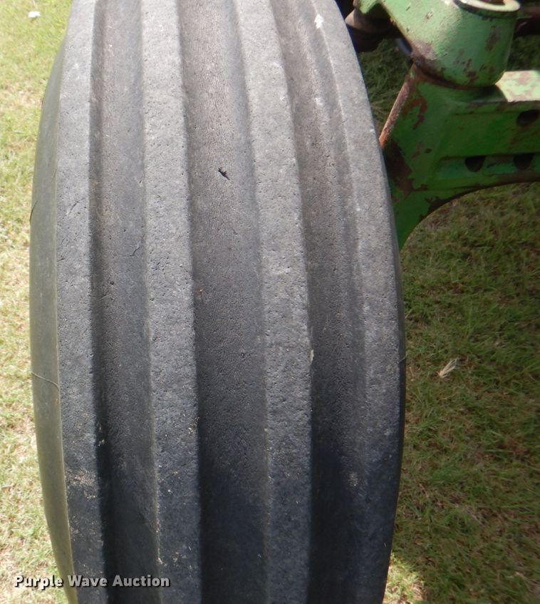 image for item DH7273 1974 John Deere 4430  tractor