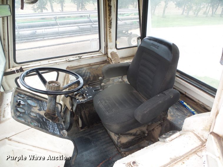 image for item DI5691 1975 Case 970  Agri-King tractor