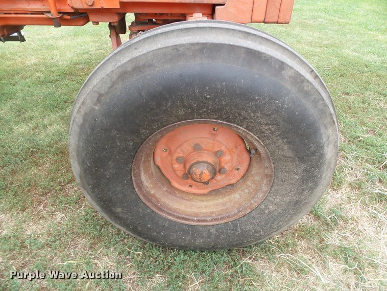 image for item DI5691 1975 Case 970  Agri-King tractor