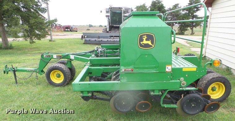 image for item DI5693 John Deere 1590  grain drill