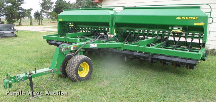 image for item DI5693 John Deere 1590  grain drill