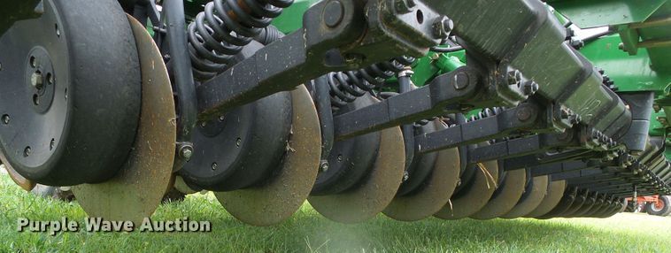 image for item DI5693 John Deere 1590  grain drill