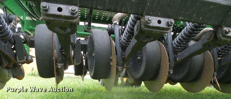 image for item DI5693 John Deere 1590  grain drill