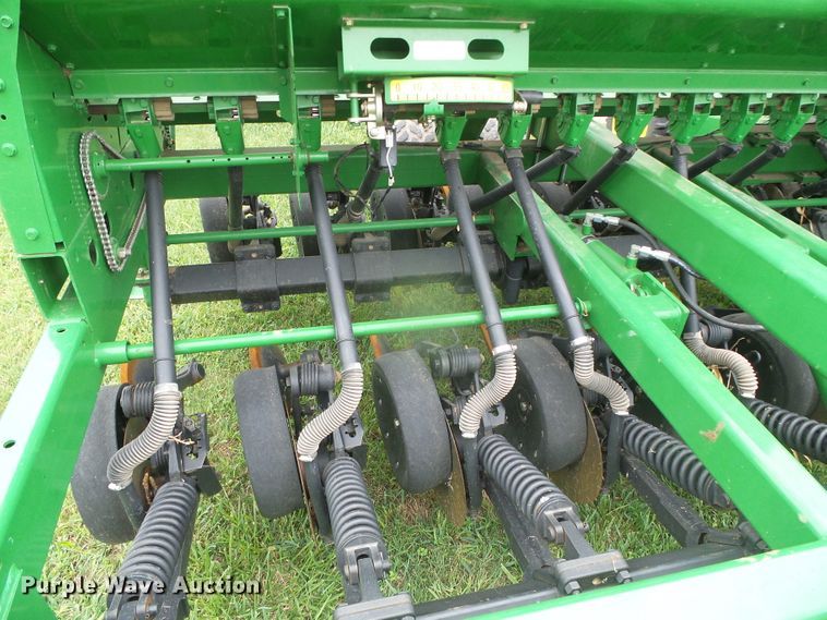 image for item DI5693 John Deere 1590  grain drill