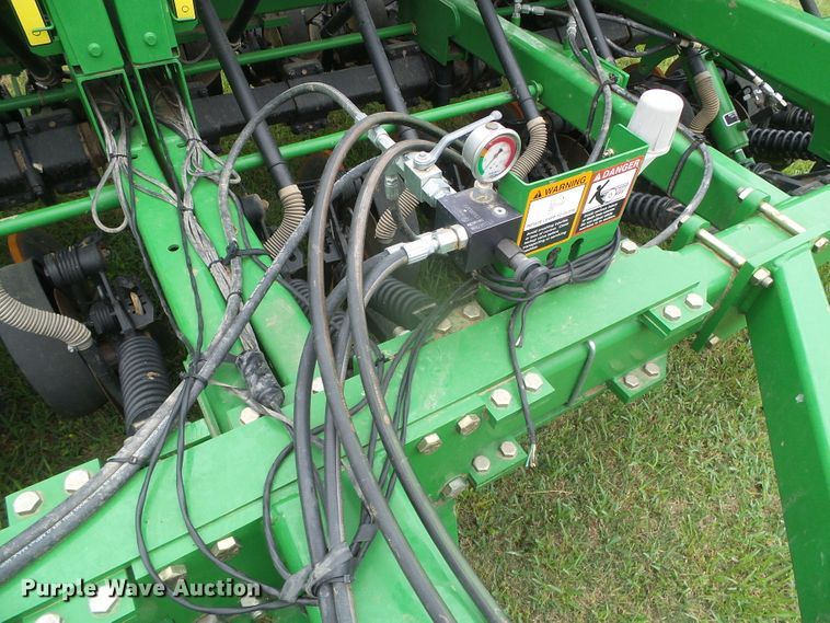 image for item DI5693 John Deere 1590  grain drill