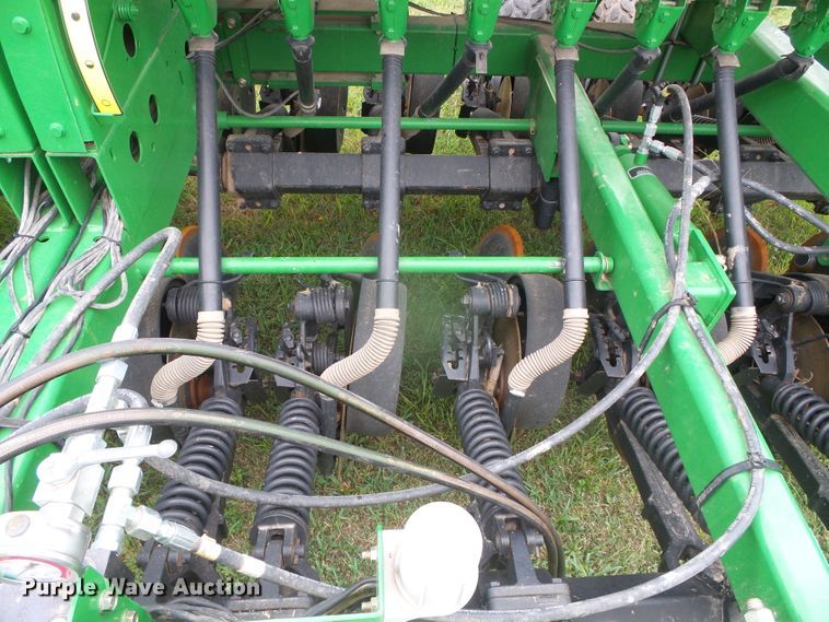 image for item DI5693 John Deere 1590  grain drill