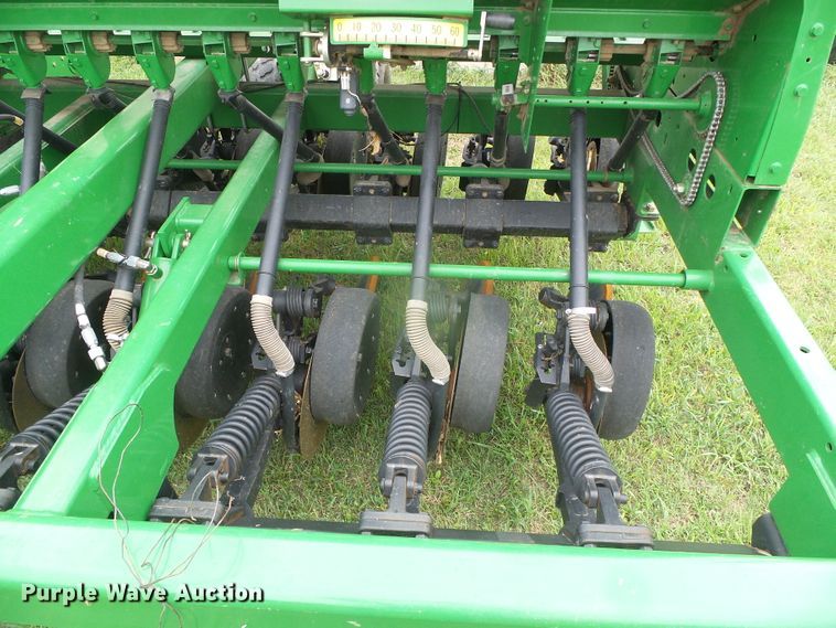 image for item DI5693 John Deere 1590  grain drill