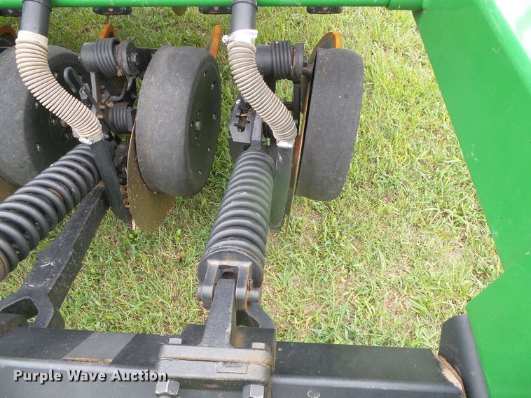 image for item DI5693 John Deere 1590  grain drill