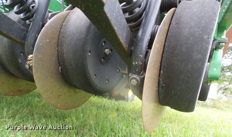 image for item DI5693 John Deere 1590  grain drill