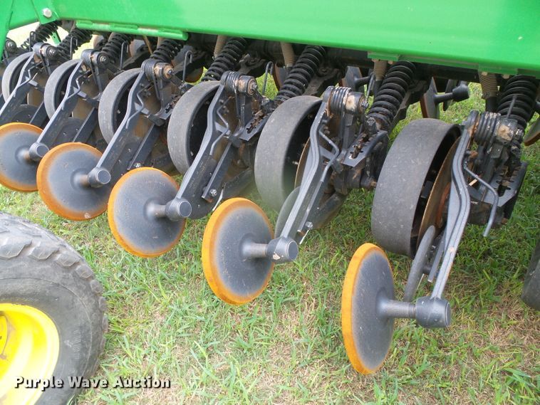 image for item DI5693 John Deere 1590  grain drill