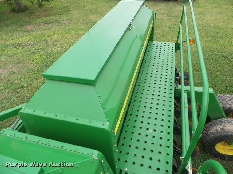 image for item DI5693 John Deere 1590  grain drill