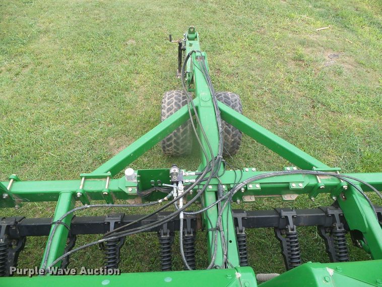 image for item DI5693 John Deere 1590  grain drill