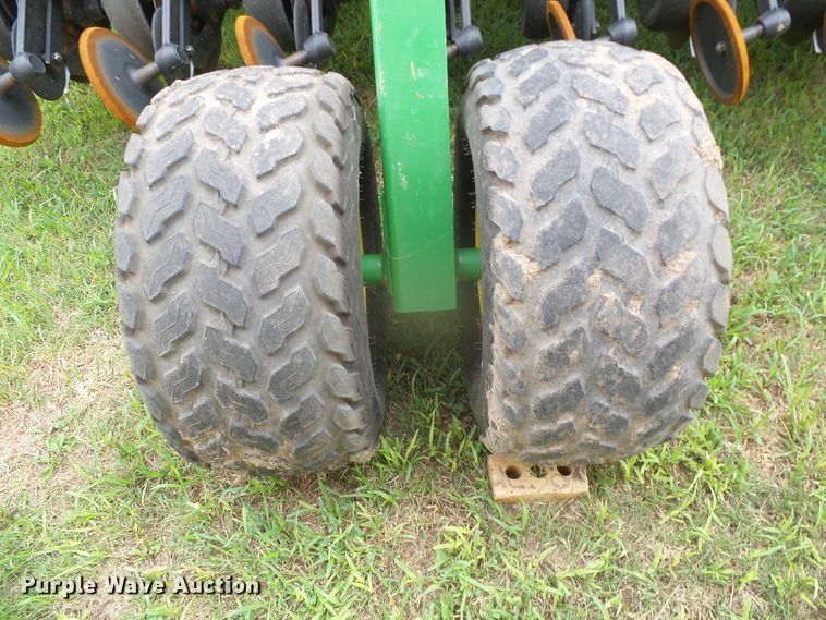 image for item DI5693 John Deere 1590  grain drill