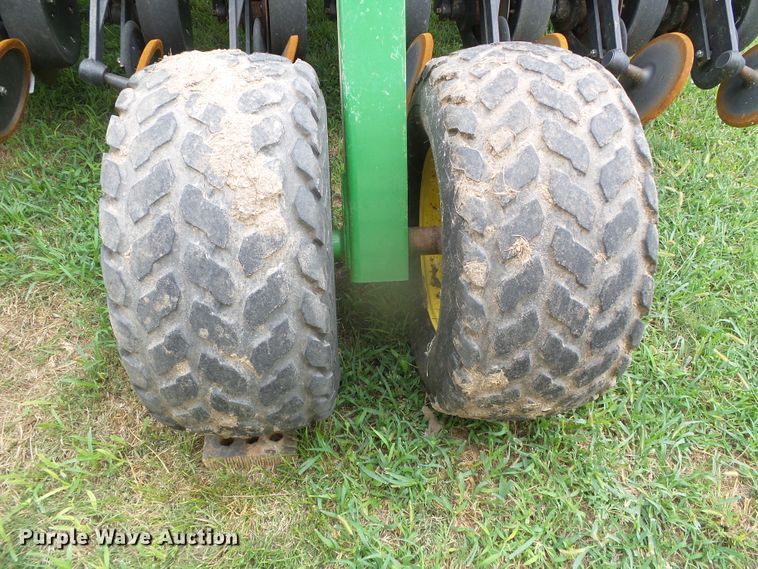 image for item DI5693 John Deere 1590  grain drill