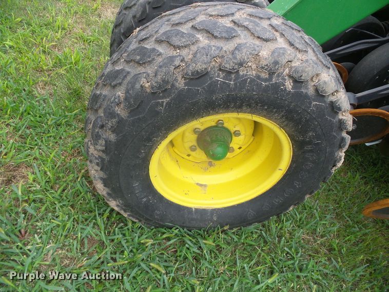 image for item DI5693 John Deere 1590  grain drill