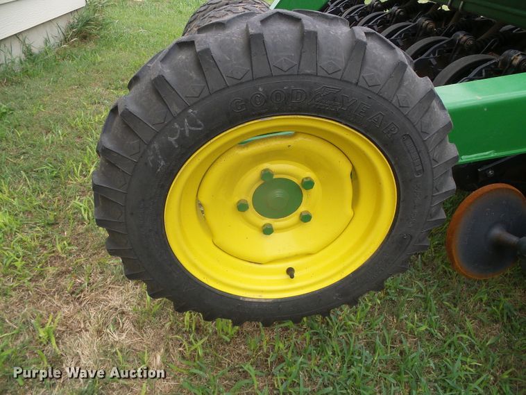 image for item DI5693 John Deere 1590  grain drill