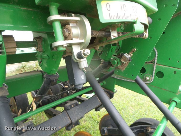 image for item DI5693 John Deere 1590  grain drill