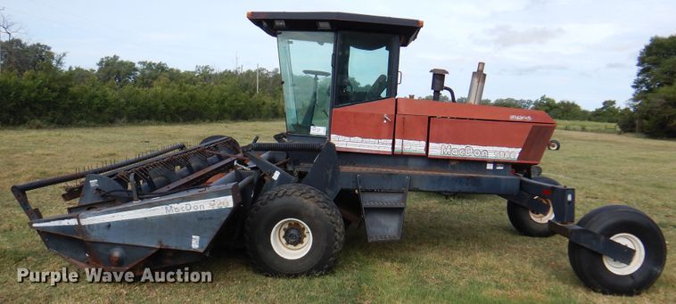 image for item DK8136 1995 MacDon 9000  windrower