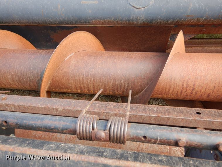 image for item DK8136 1995 MacDon 9000  windrower