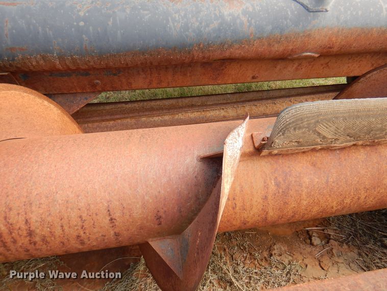image for item DK8136 1995 MacDon 9000  windrower