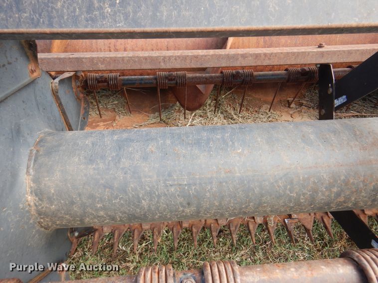 image for item DK8136 1995 MacDon 9000  windrower