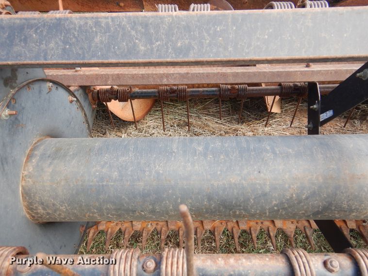 image for item DK8136 1995 MacDon 9000  windrower
