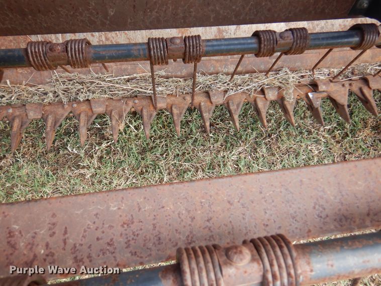 image for item DK8136 1995 MacDon 9000  windrower
