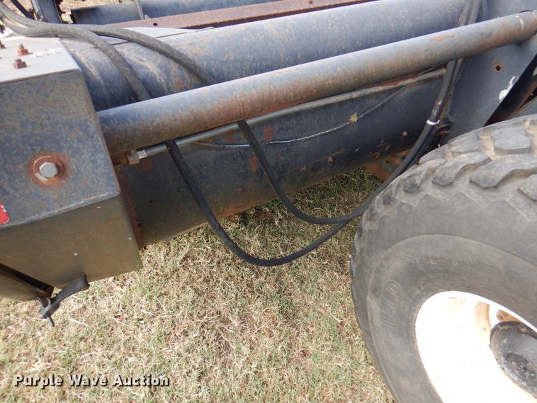 image for item DK8136 1995 MacDon 9000  windrower