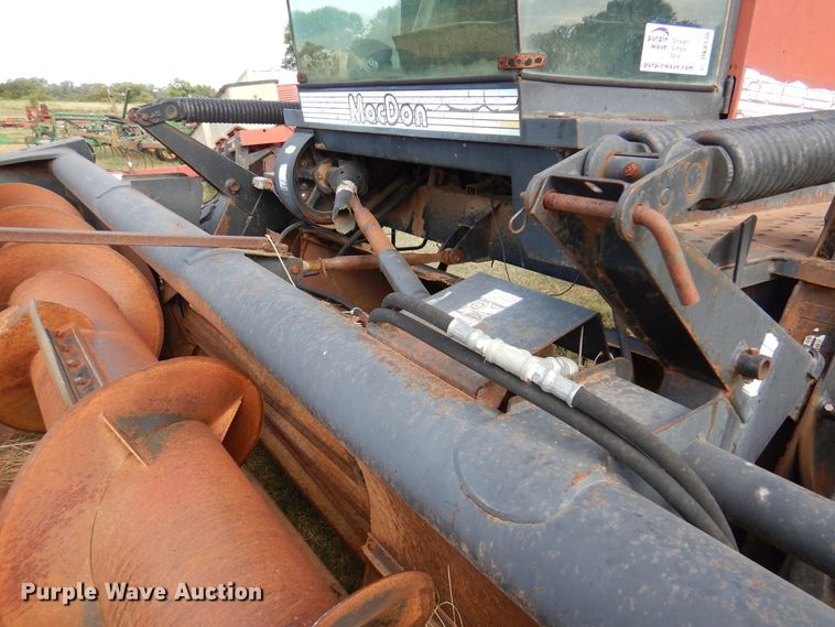 image for item DK8136 1995 MacDon 9000  windrower