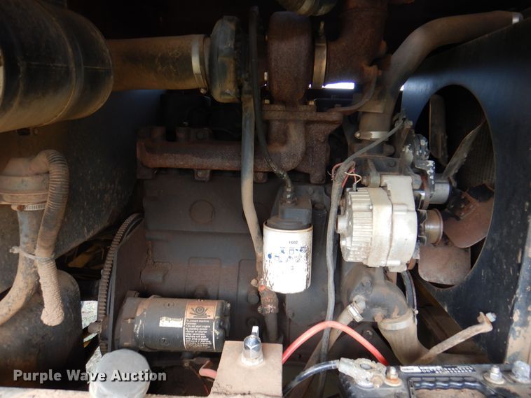 image for item DK8136 1995 MacDon 9000  windrower