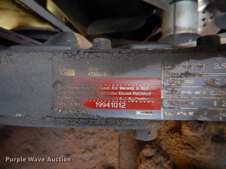 image for item DK8136 1995 MacDon 9000  windrower