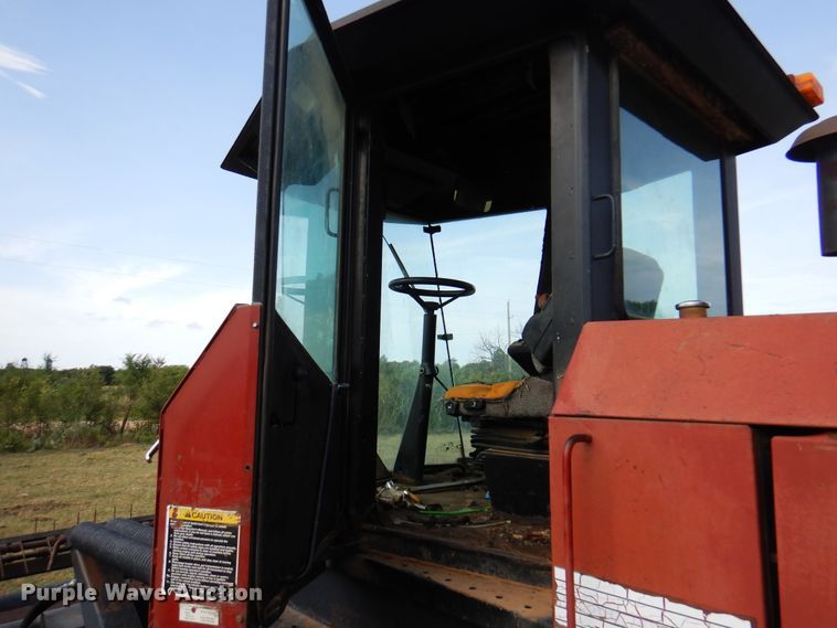 image for item DK8136 1995 MacDon 9000  windrower