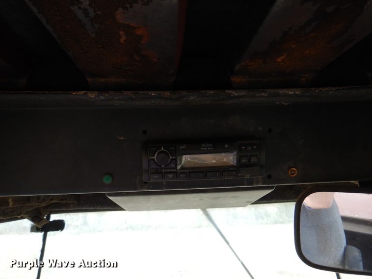 image for item DK8136 1995 MacDon 9000  windrower
